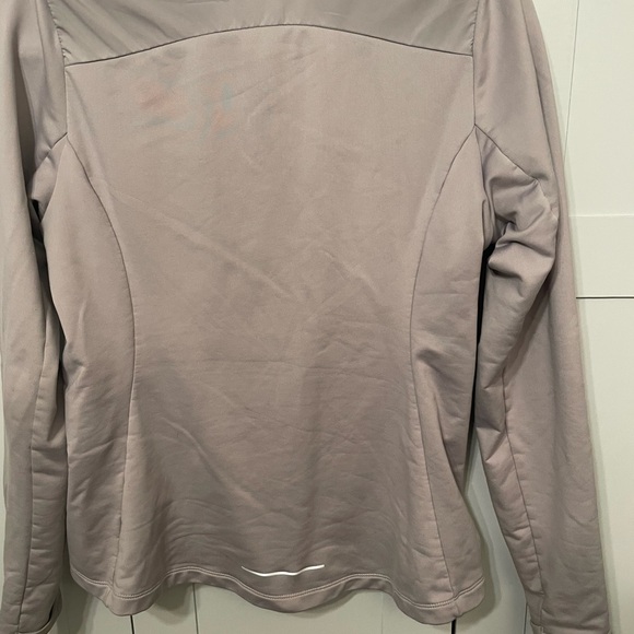 Nike Women's Light Gray Puffer Jacket - Picture 7 of 7